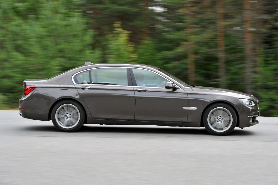  BMW 750iL 2013 года  (фото 56 из 96)